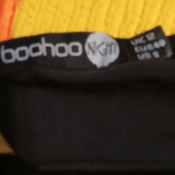 Boohoo Elegant Black V-Neck Maxi Dress - Picture 6 of 7